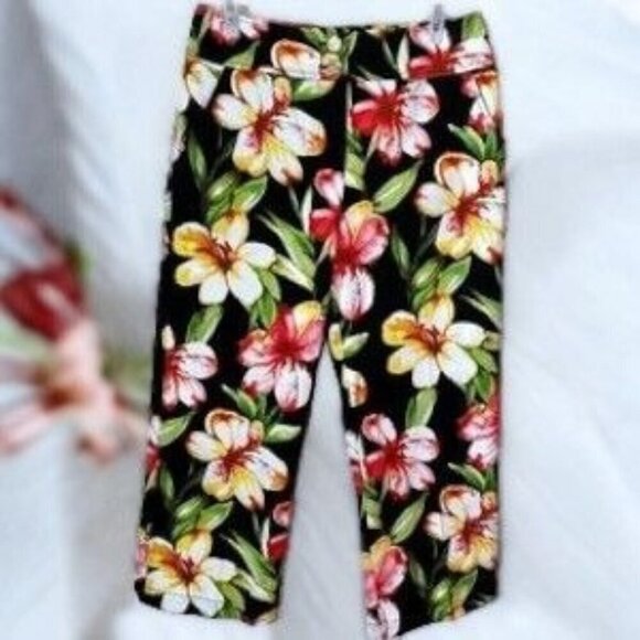 St John Sport Marie Gray Floral Sequin Straight Leg Capri Pants Multicolor 4 - Picture 1 of 10